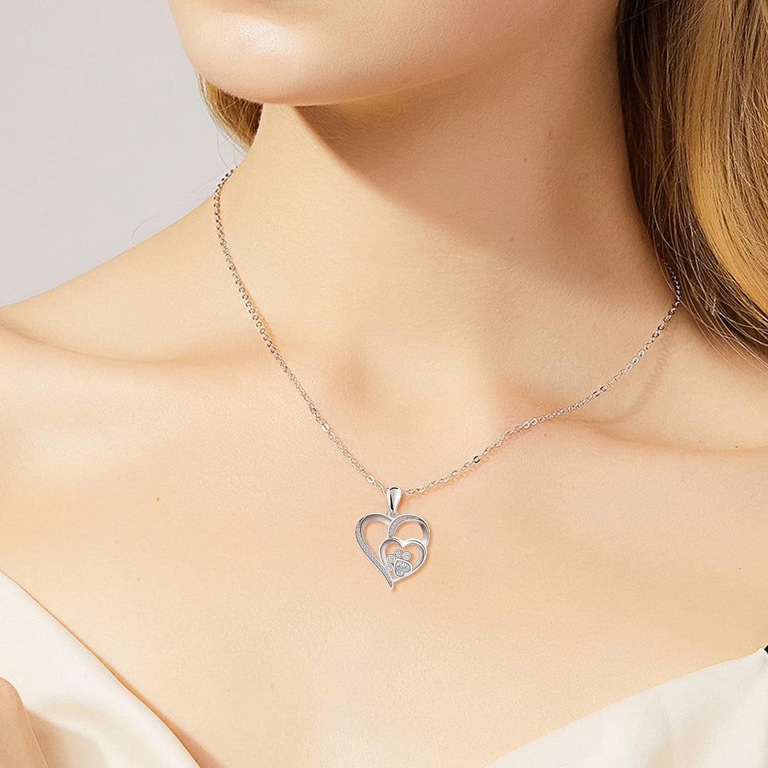 Collar de Plata Esterlina con Huella y Corazón con Zirconia