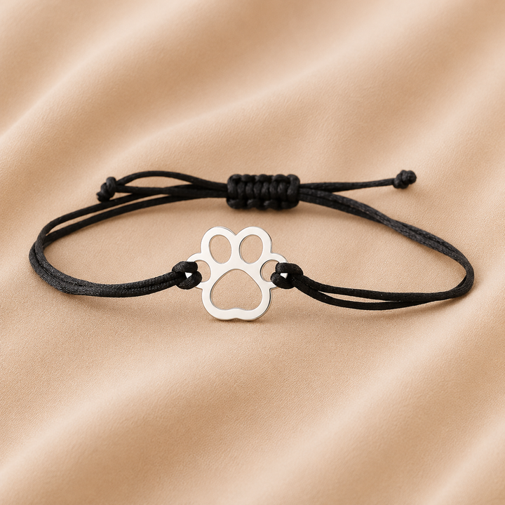 Pulsera de Cordón con Huella de Patas – Diseño Ajustable en Negro y Rojo