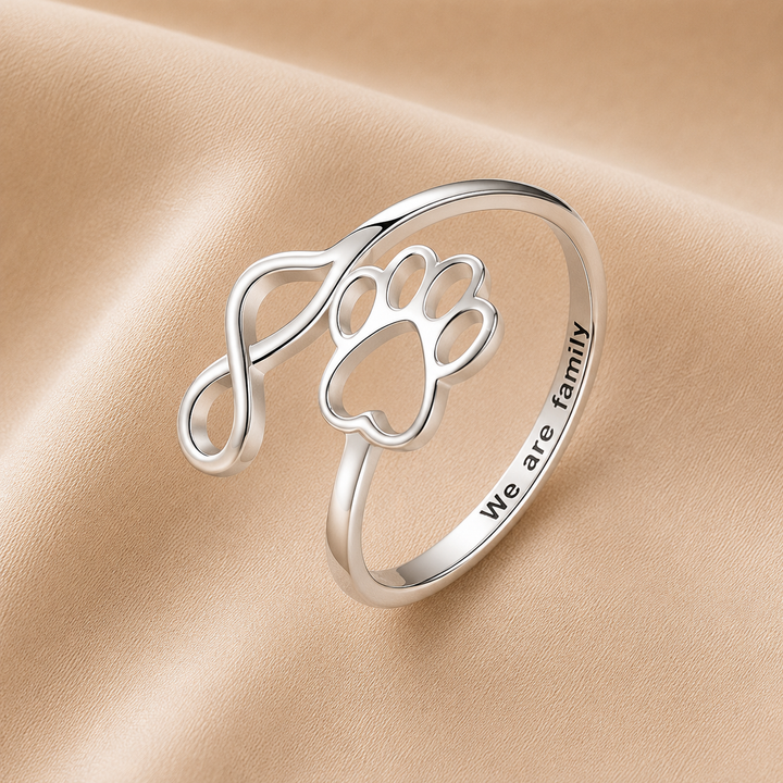 Anillo Artesanal de Patita y Corazón – Ajustable