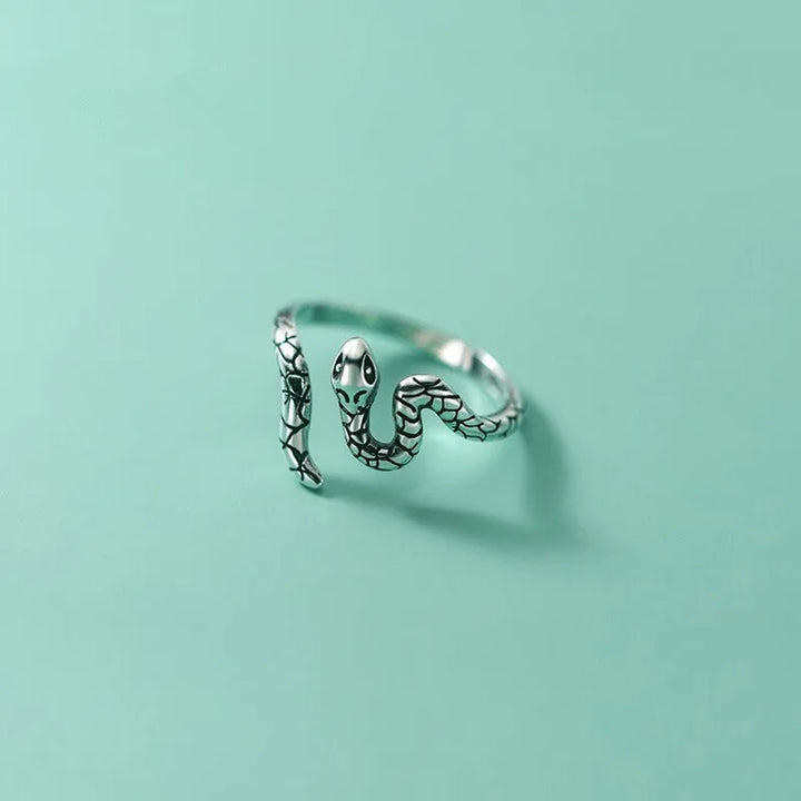 Anillo de Serpiente de Plata Esterlina