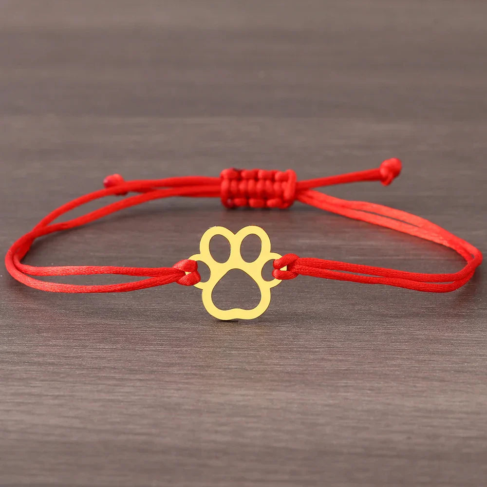 Pulsera de Cordón con Huella de Patas – Diseño Ajustable en Negro y Rojo