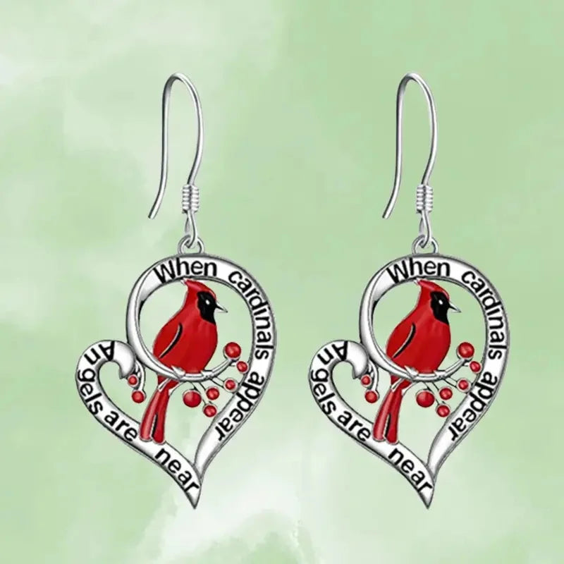 Pendientes Conmemorativos Cardinales – “Cuando Aparecen los Cardenales, los Ángeles Están Cerca” Diseño de Corazón