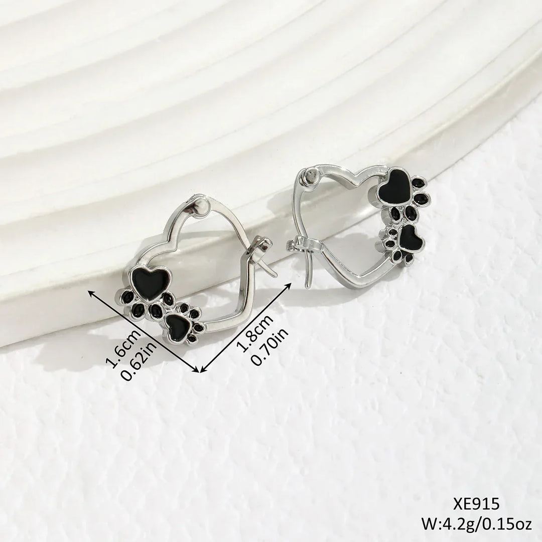 Pendientes Huggie en Forma de Patita de Corazón con Esmalte Negro