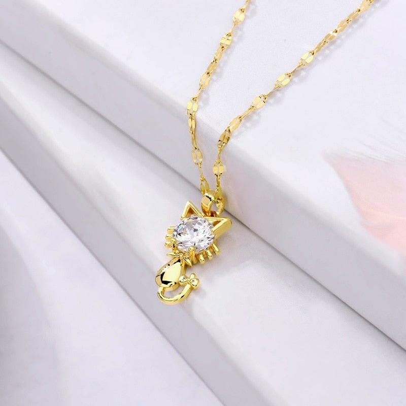 Collar de gato chapado en oro con zirconio