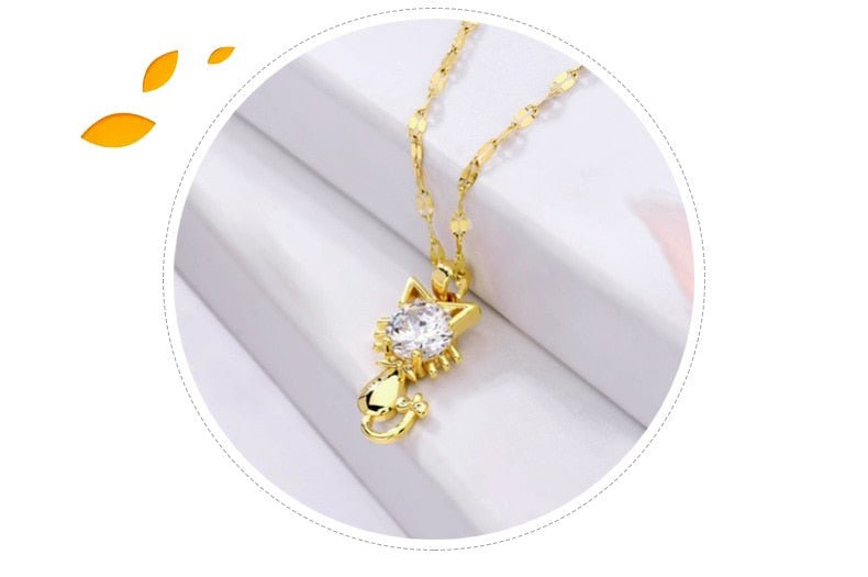 Collar de gato chapado en oro con zirconio