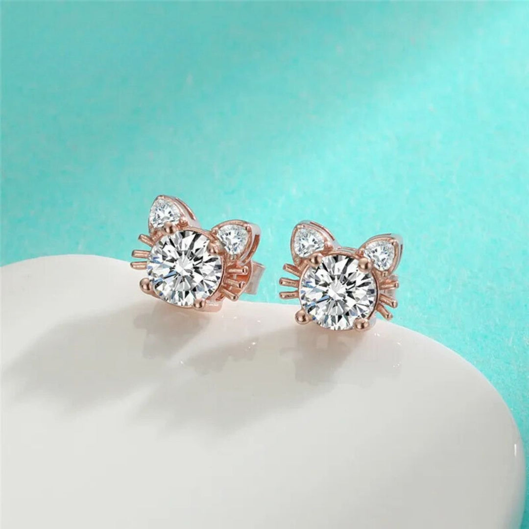 Pendientes de Stud de Gato de Moissanita en Oro Rosa de 18K en Plata de Ley 925