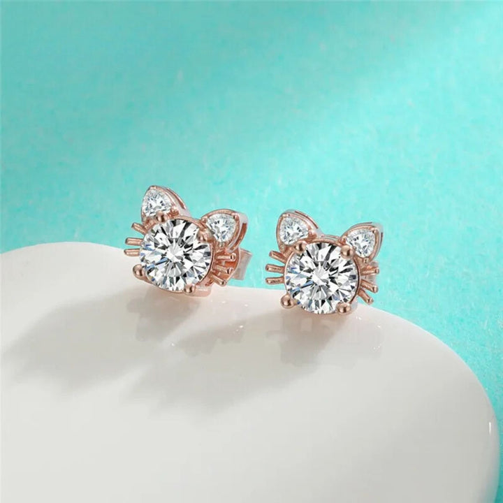 Pendientes de Stud de Gato de Moissanita en Oro Rosa de 18K en Plata de Ley 925